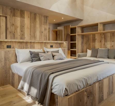 From Hotel Daniela, Al Nin is born